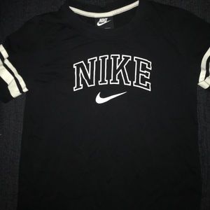 Women’s black nike shirt